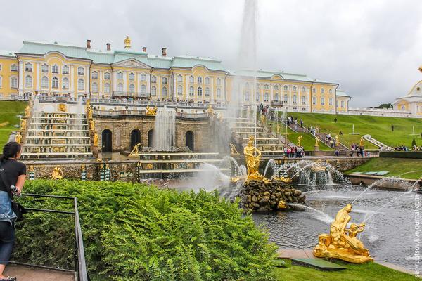 Прогулка по&nbsp;паркам Петергофа
