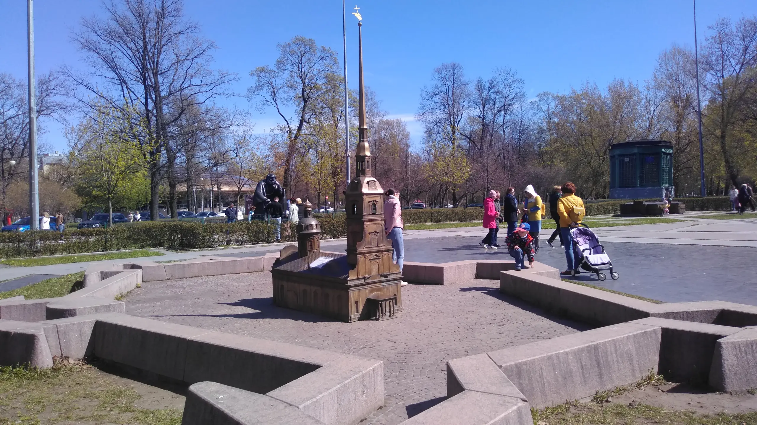 Прогулка по Мини-городу в Санкт-Петербурге
